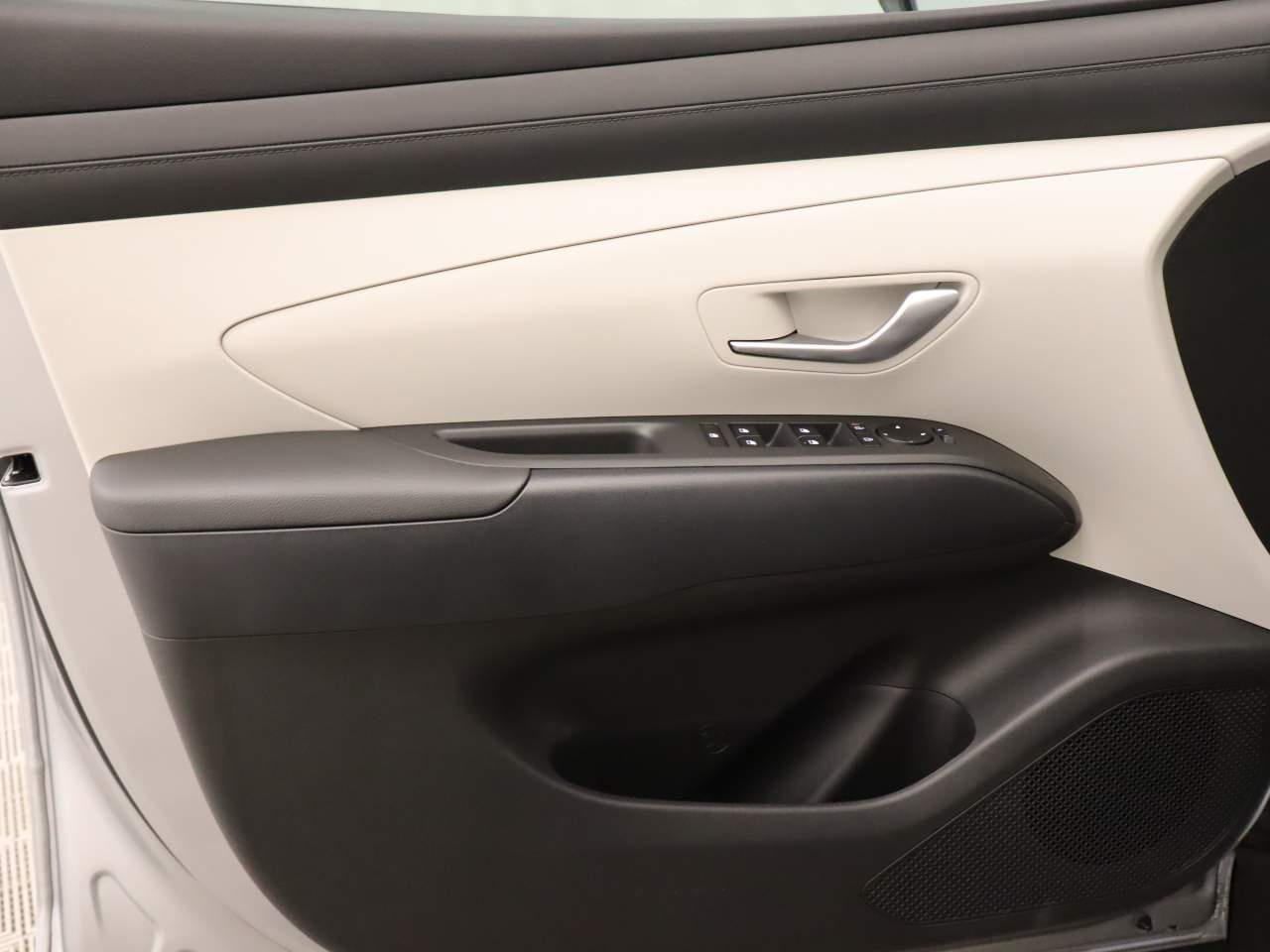 New 2026 Shimmering Silver Metallic Hyundai SE image 17