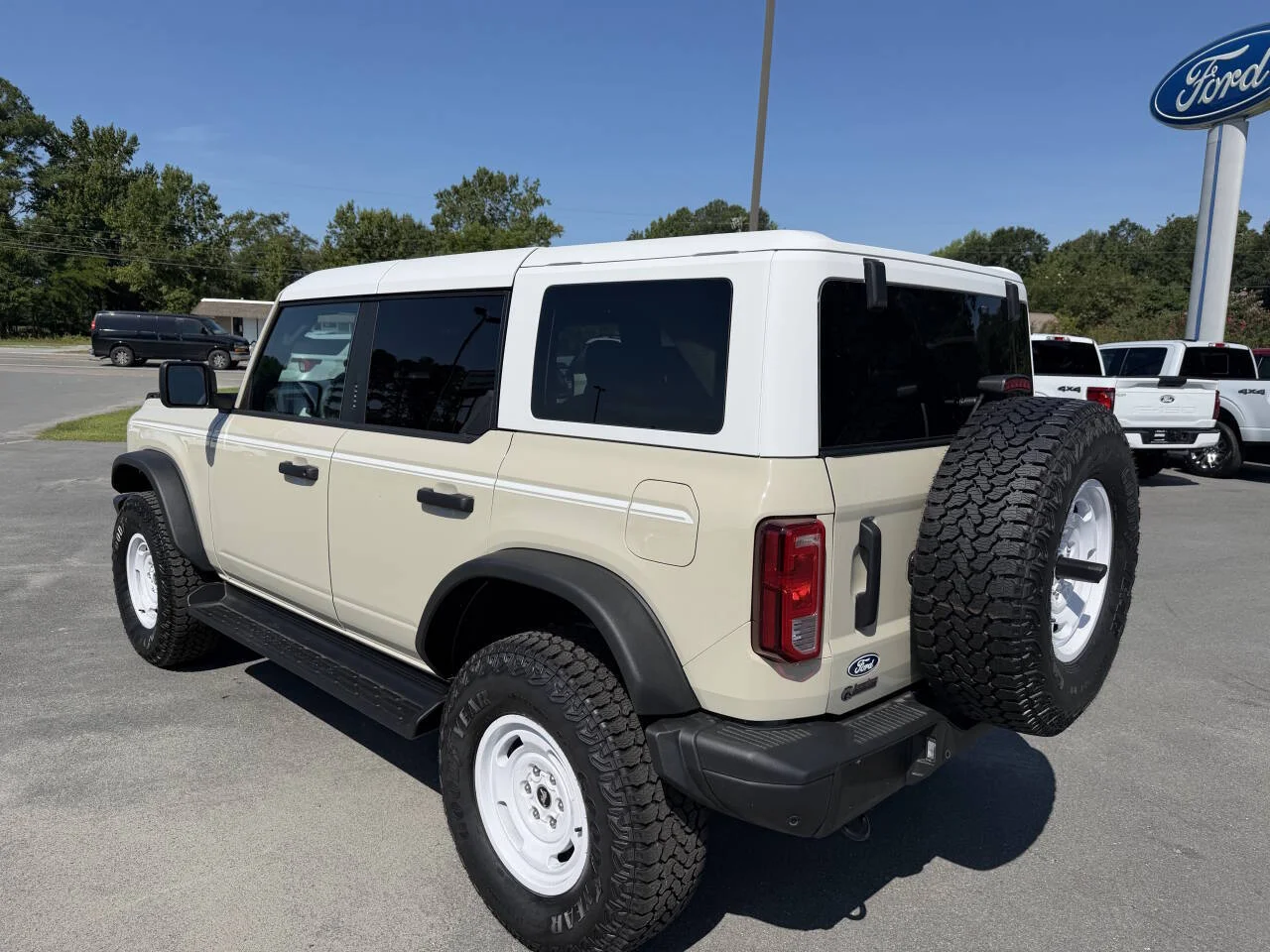 New 2026 Desert Sand Ford Heritage Edition 4x4 4dr SUV image 23