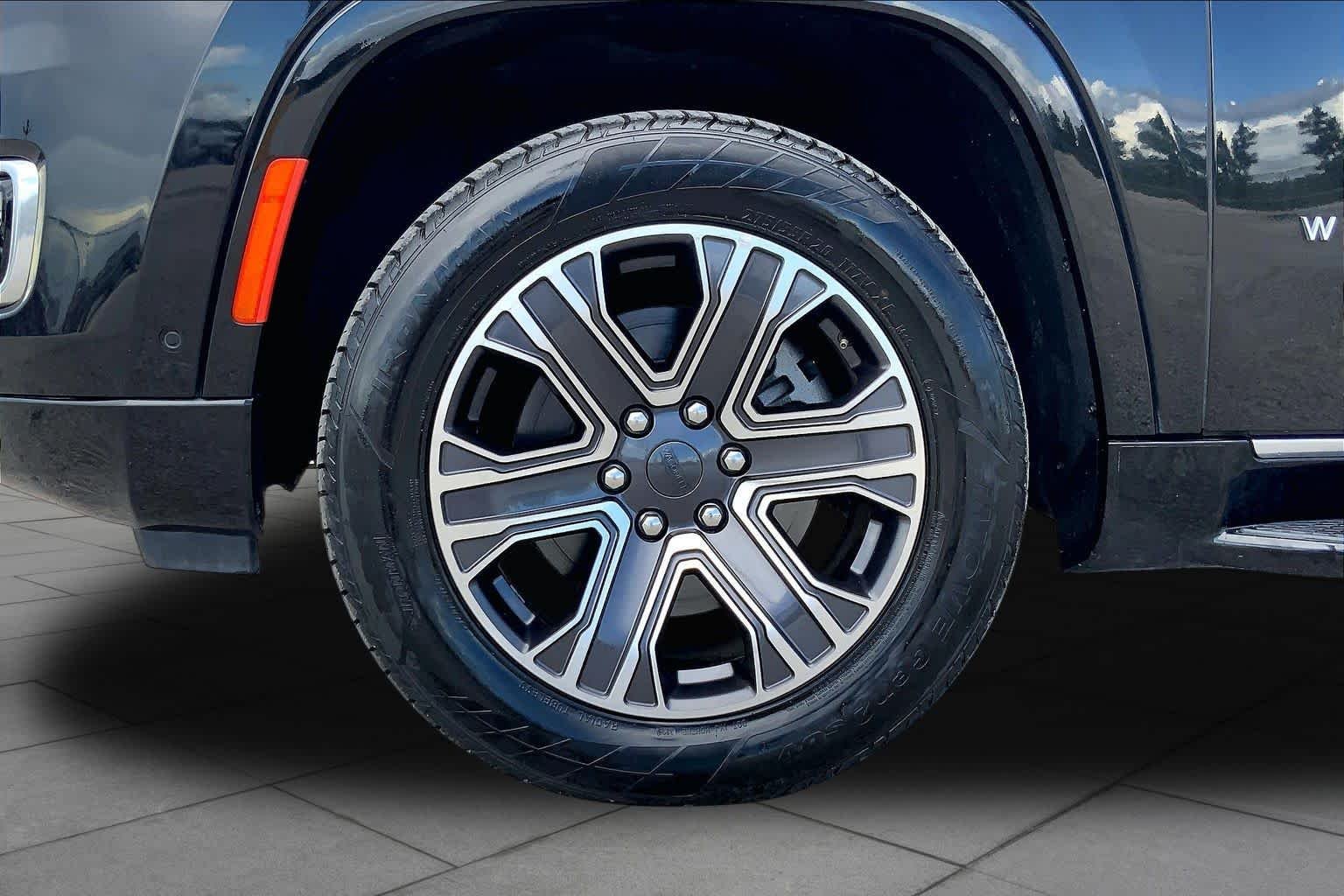 Used 2024 Diamond Black Crystal Pearlcoat Jeep Series II image 11