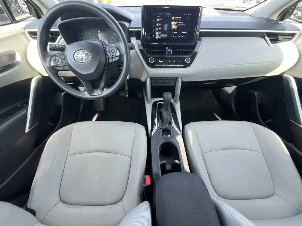 Used 2025 Black Toyota L image 13