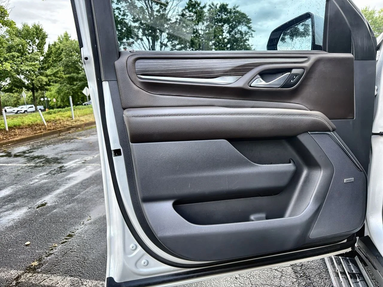 Used 2022 White Frost Tricoat GMC Denali image 18