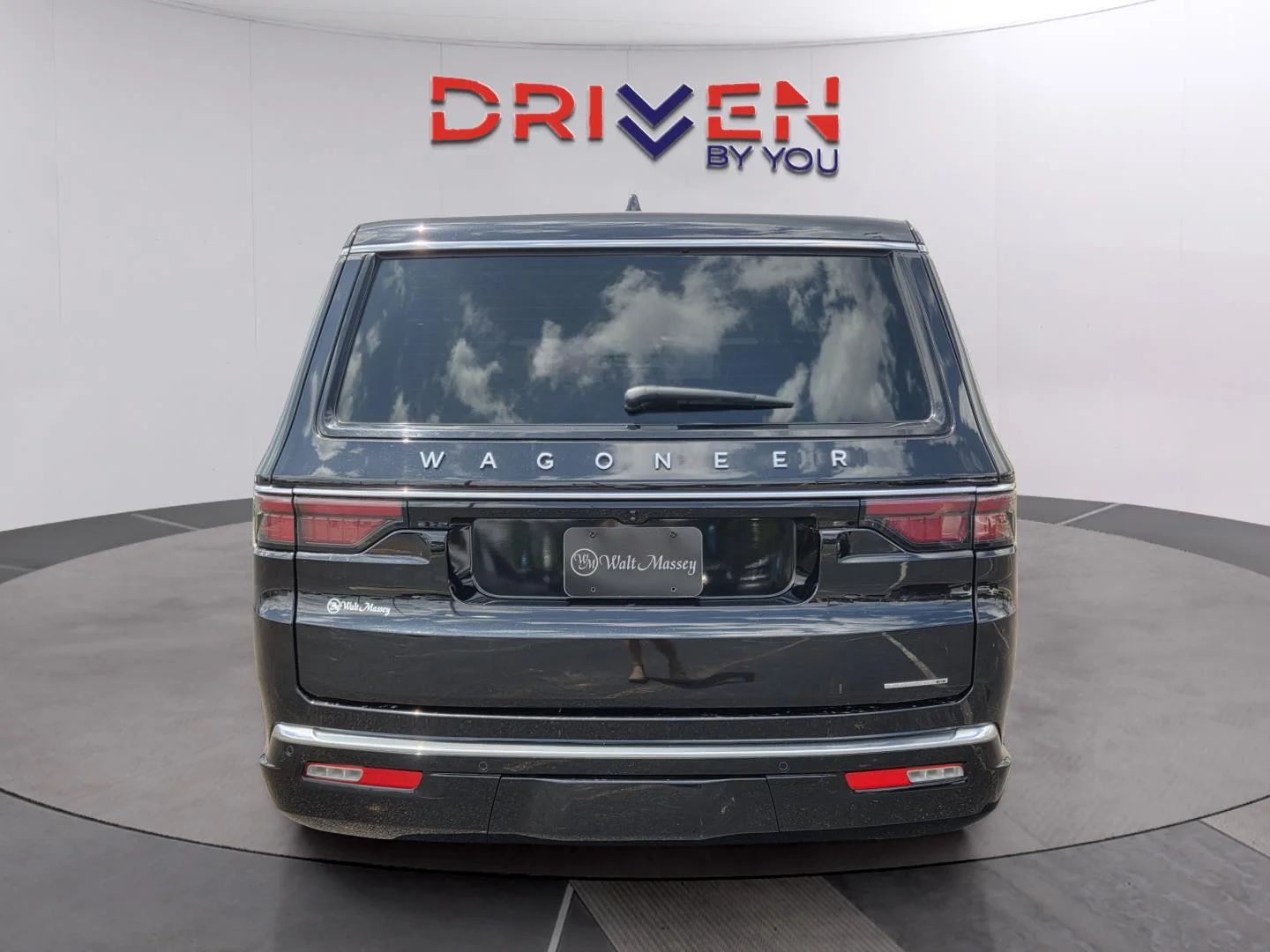 Used 2024 Diamond Black Crystal Pearlcoat Jeep Series III image 4