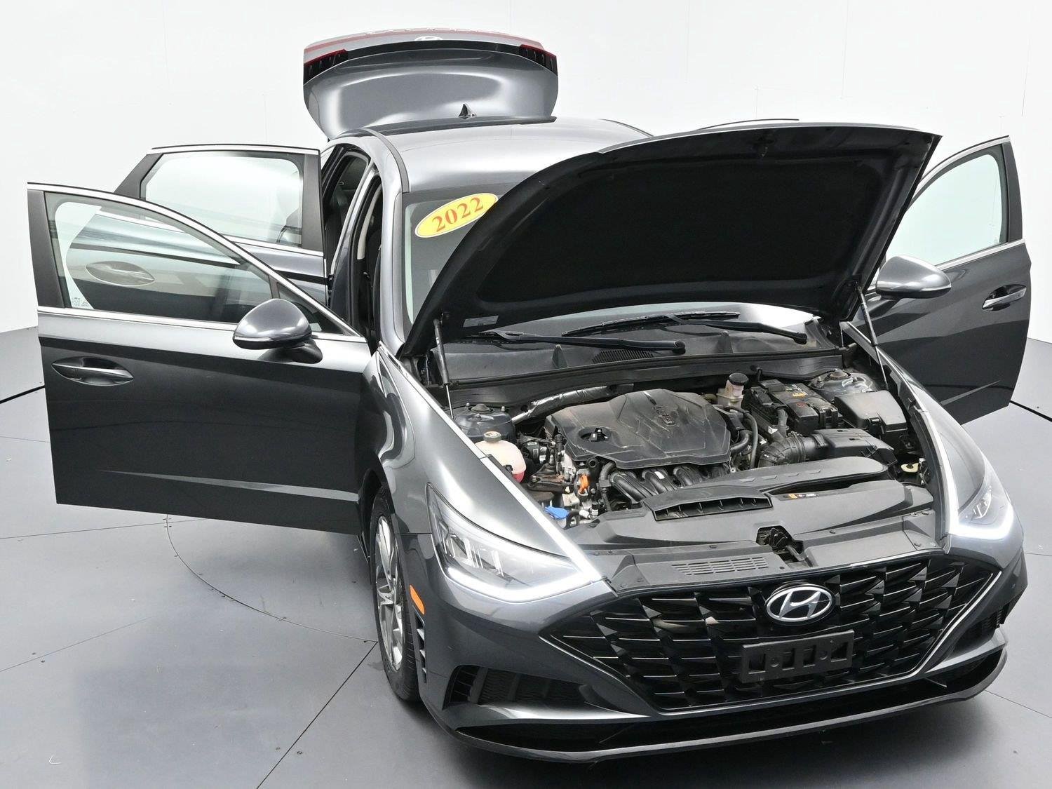 Used 2022 Portofino Gray Hyundai SEL image 36