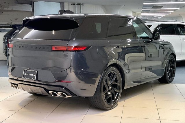 Used 2025 Gray Land Rover Dynamic SE image 10