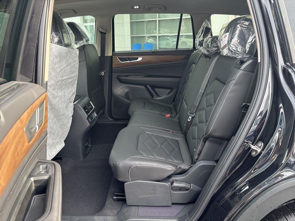 New 2026 Deep Black Pearl Volkswagen 2.0T SE w/Technology image 6
