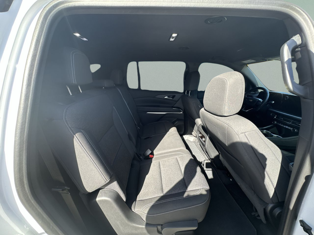 Used 2024 White Chevrolet LT image 33