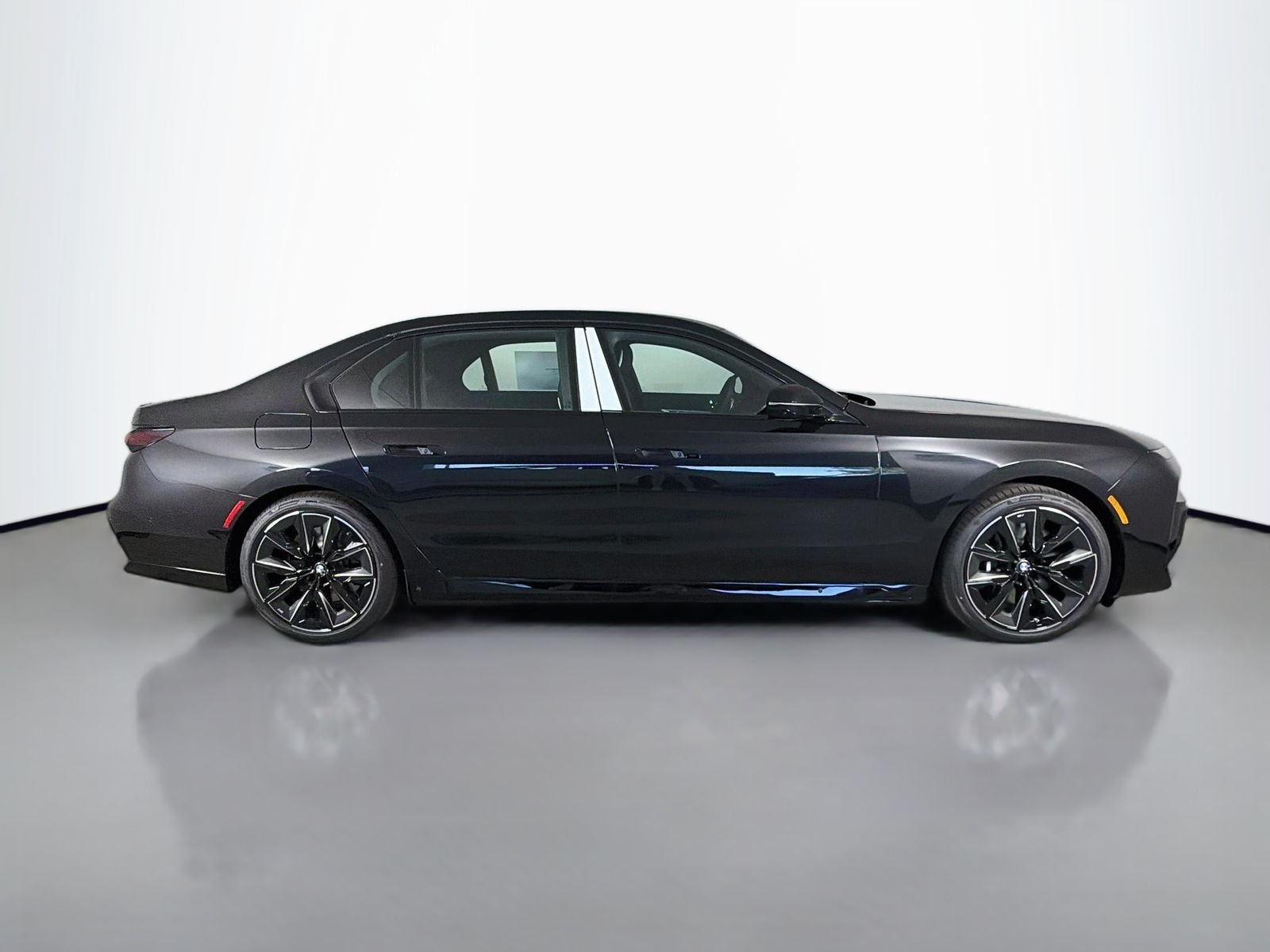 New 2026 Black Sapphire Metallic BMW 750e xDrive image 8
