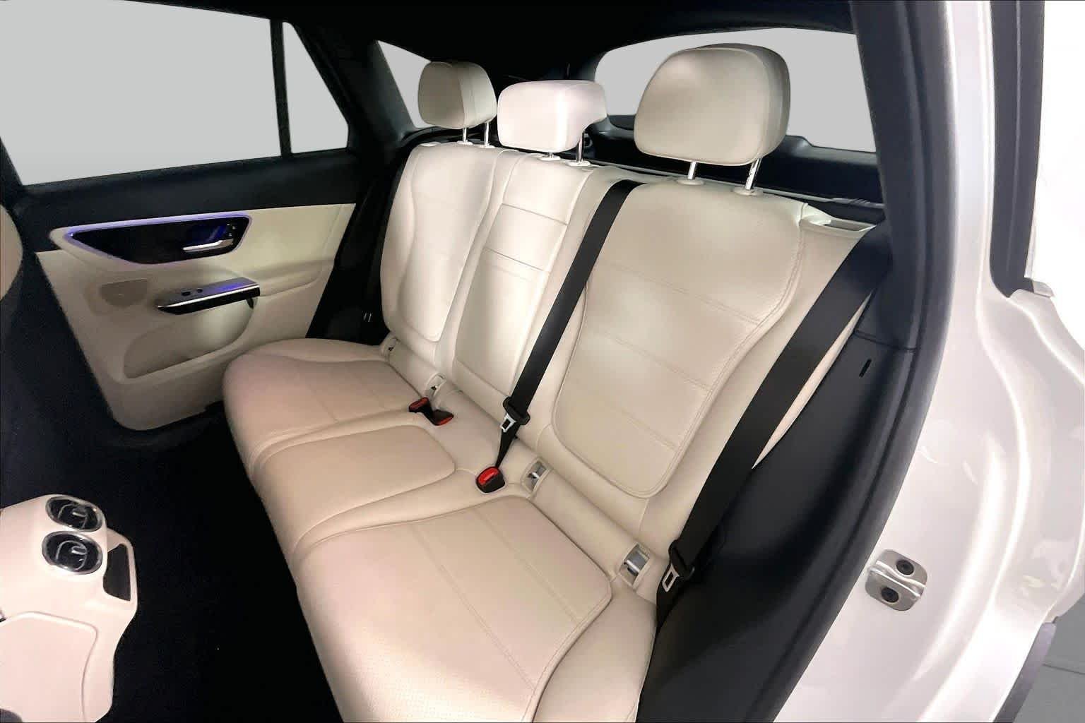 Used 2026 White Mercedes-Benz GLC 300 image 16