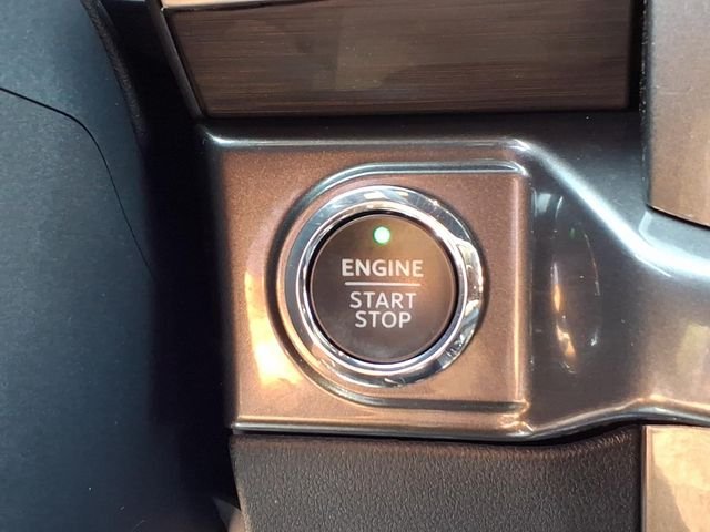 Used 2023 Gray Metallic Ford XLT image 28