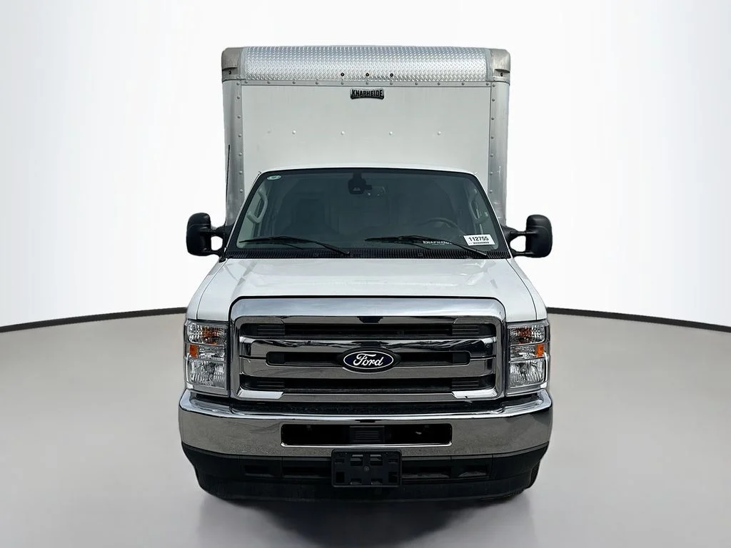 New 2026 Oxford White Ford E-450 DRW image 2