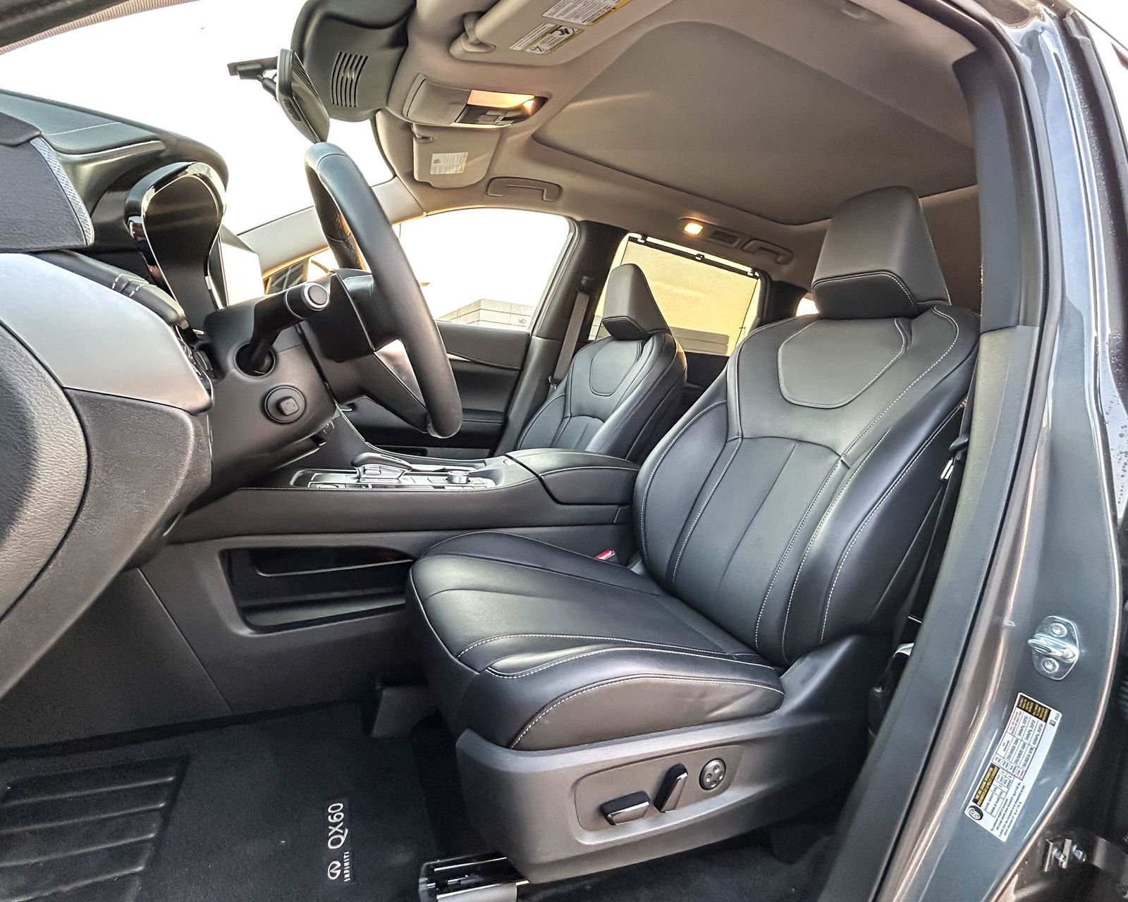 Certified Used 2024 Gray INFINITI LUXE image 10