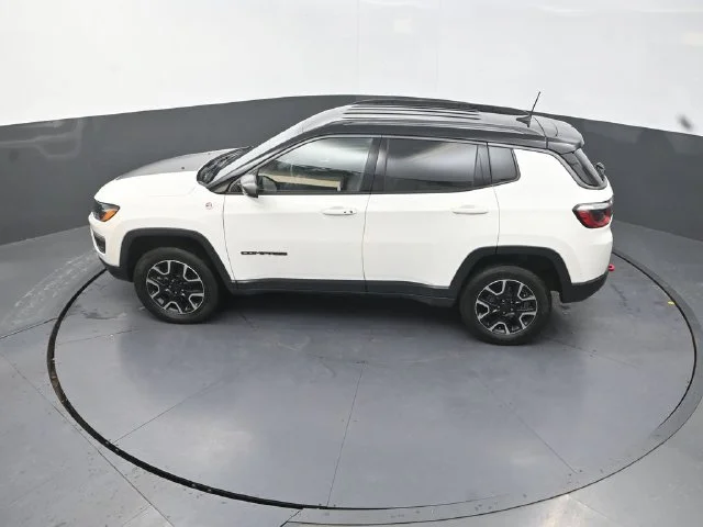 Used 2020 White Jeep Trailhawk image 26