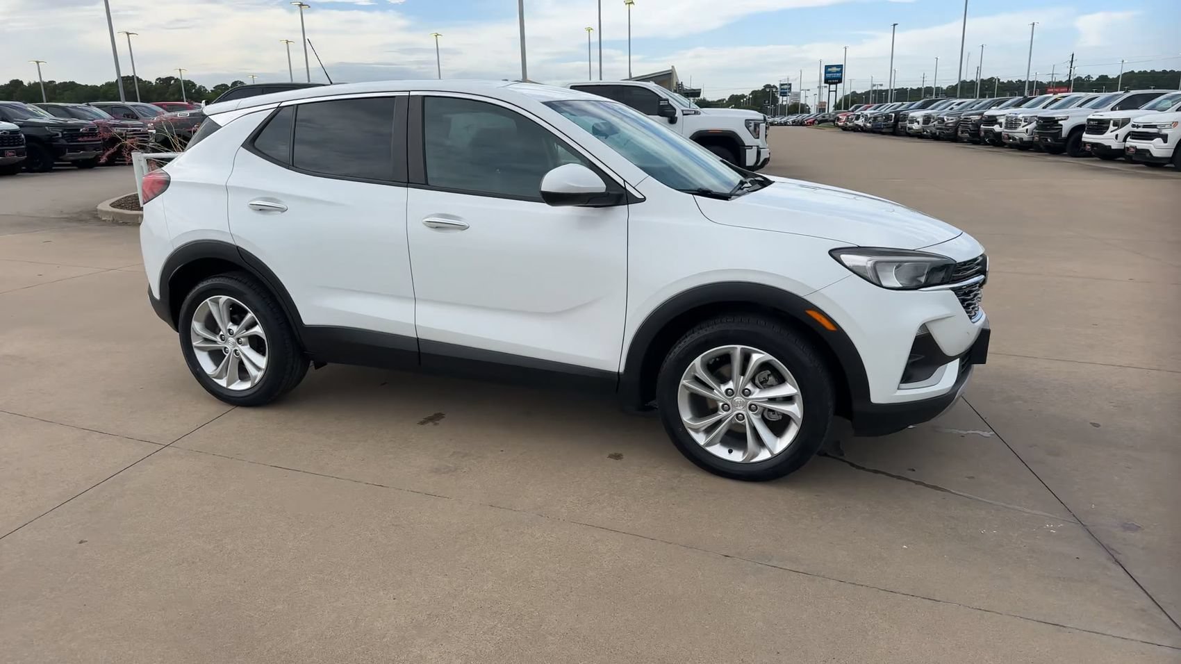 Used 2023 Summit White Buick Preferred image 2