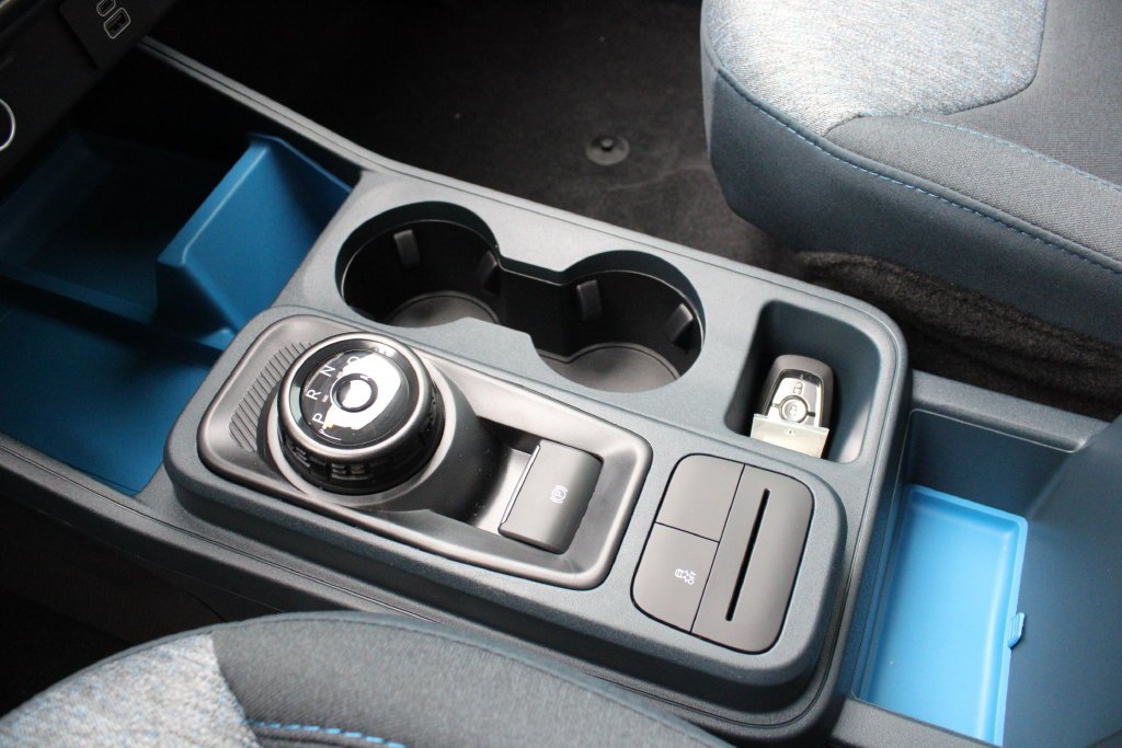 New 2026 Carbonized Gray Metallic Ford XLT image 17