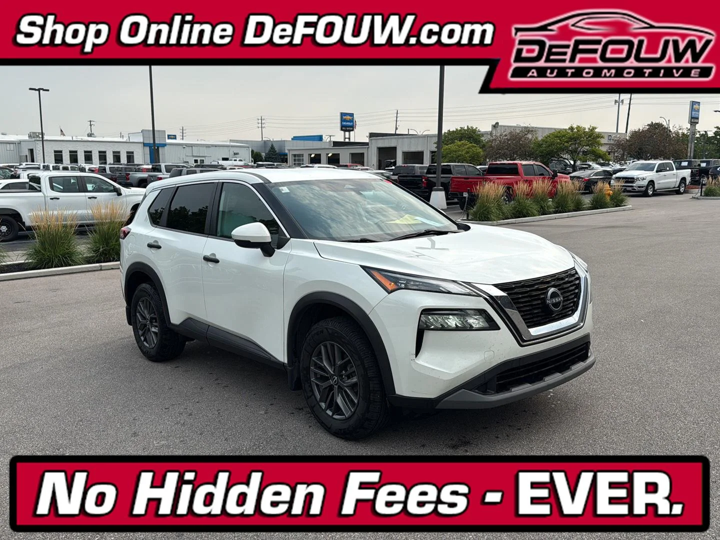 Used 2022 WHITE NISSAN SUV image 1