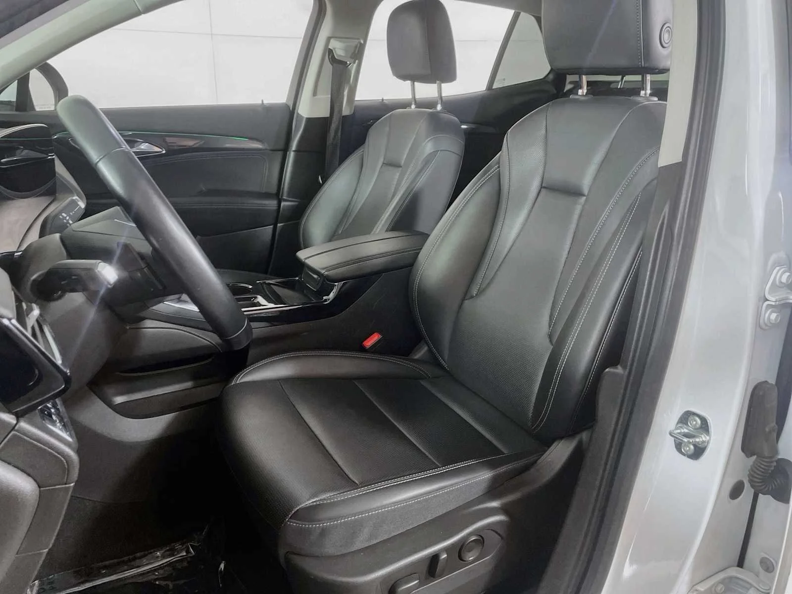 Used 2024 Summit White Buick Preferred image 19