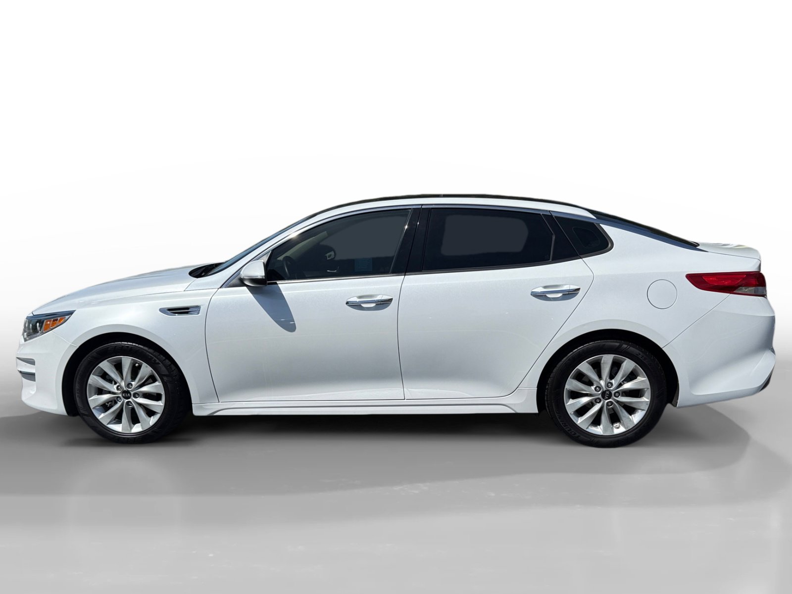 Used 2017 Kia Optima EX with VIN 5XXGU4L34HG143141 for sale in Concord, CA
