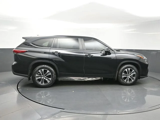 Used 2023 Black Toyota XLE image 8