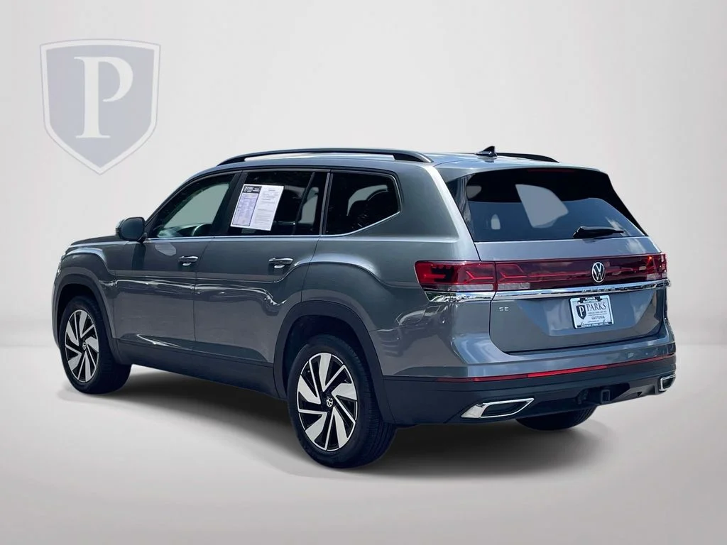 Used 2025  Volkswagen 2.0T SE w/Technology image 6