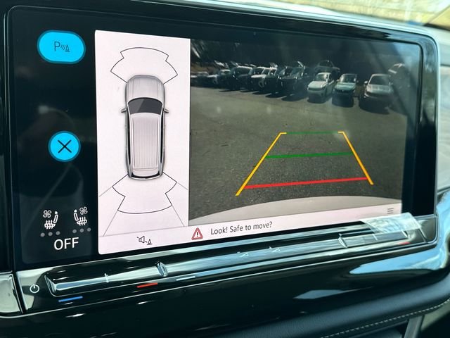 New 2026 White Volkswagen 2.0T SE w/Technology image 23