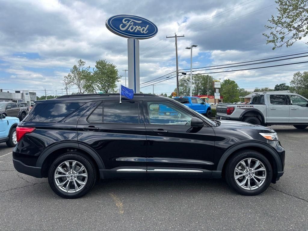Certified Used 2022 Black Metallic Ford XLT image 10