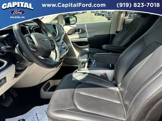 Used 2024 White Chrysler Touring L image 18