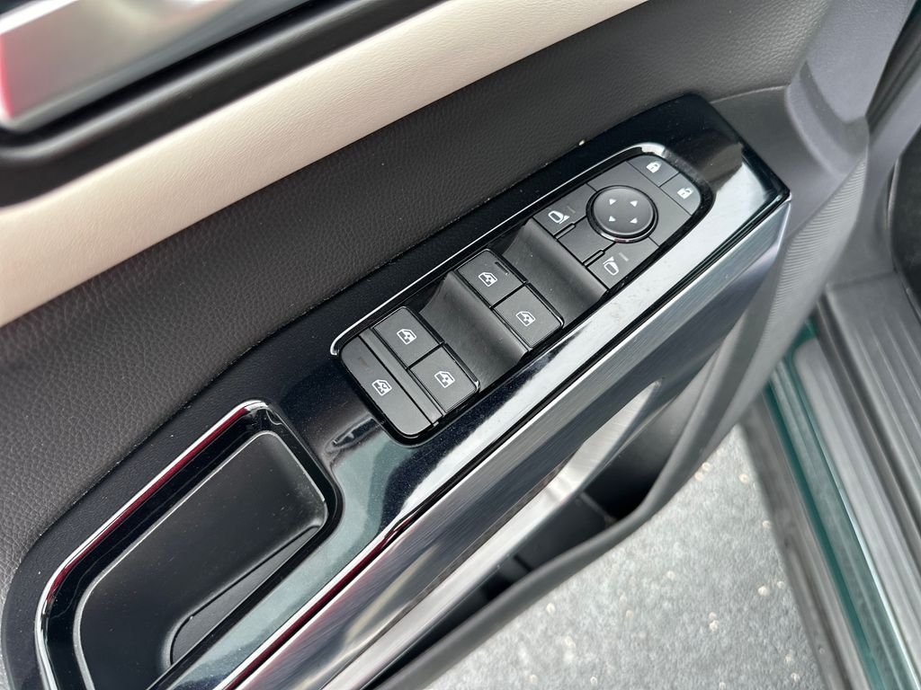 Used 2024 Black Nissan SL image 11