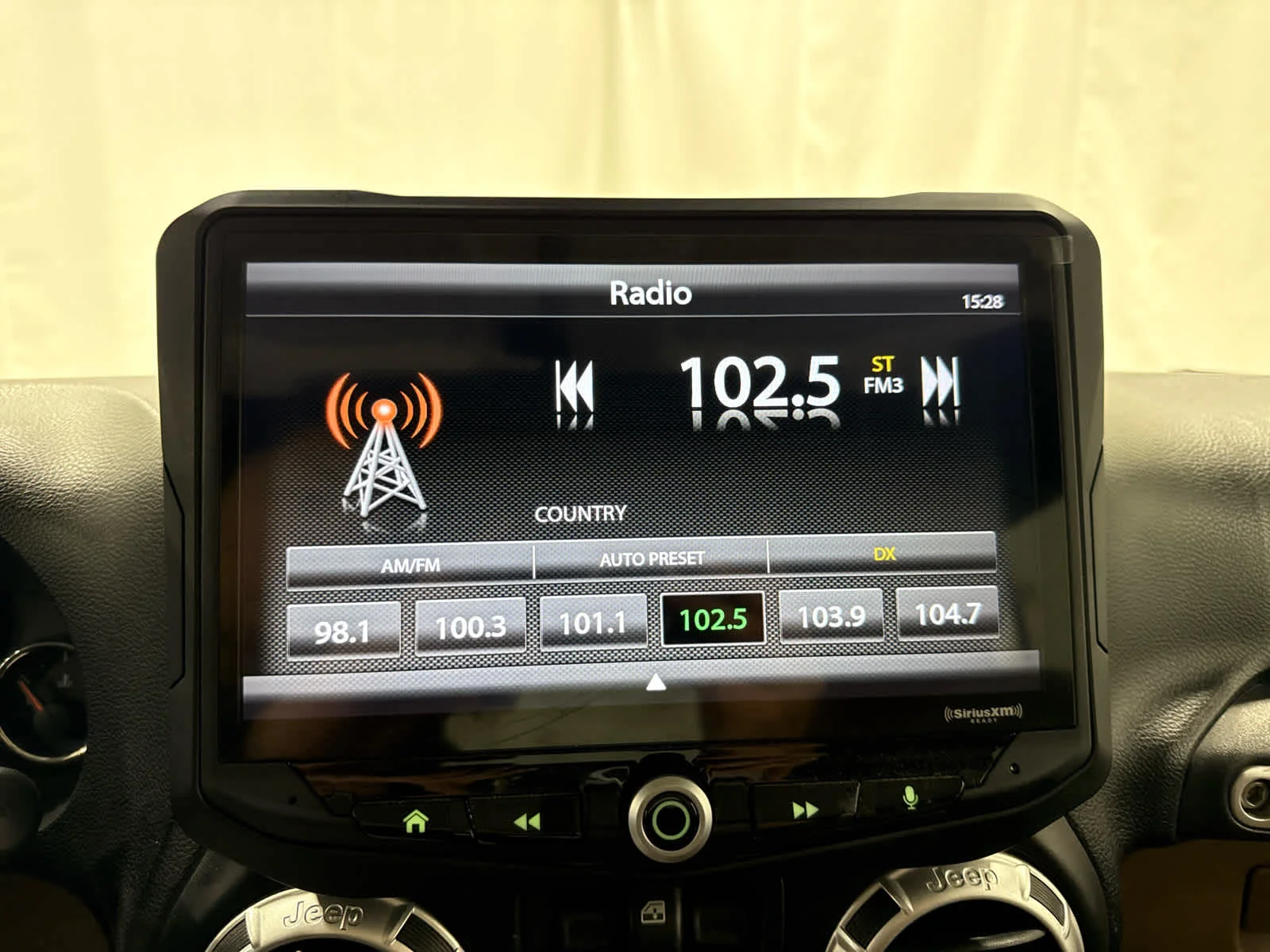 Used 2012 Tan Jeep Rubicon image 28
