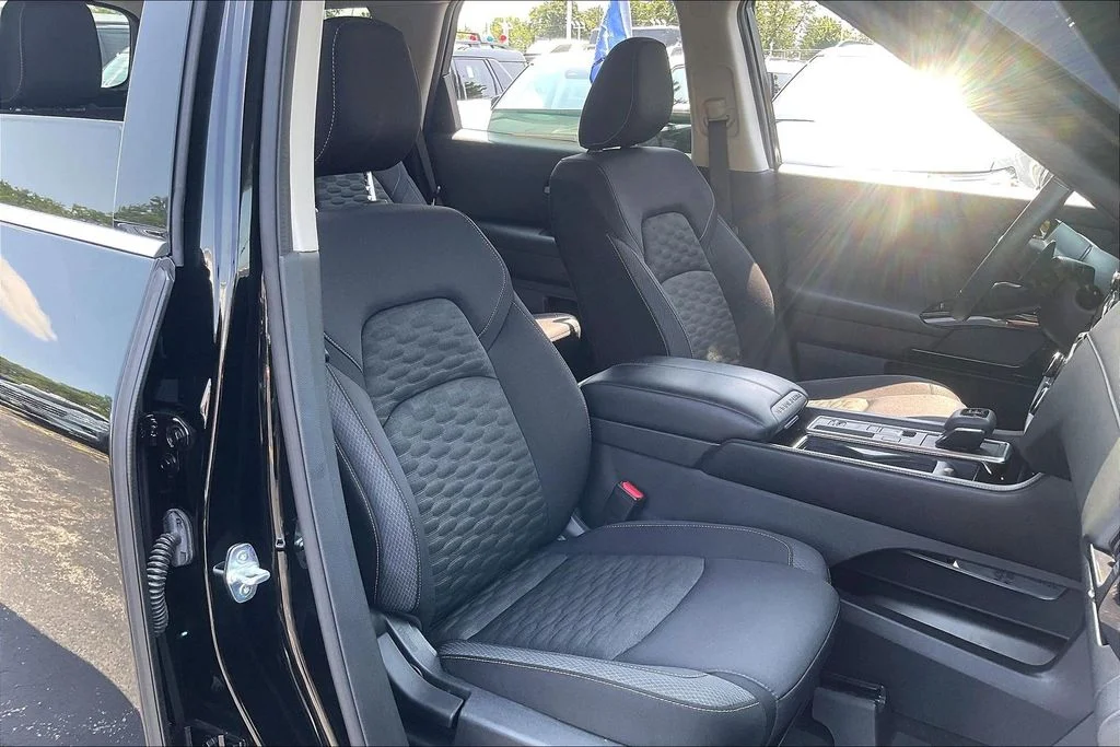 Used 2022 Black Nissan SV image 6