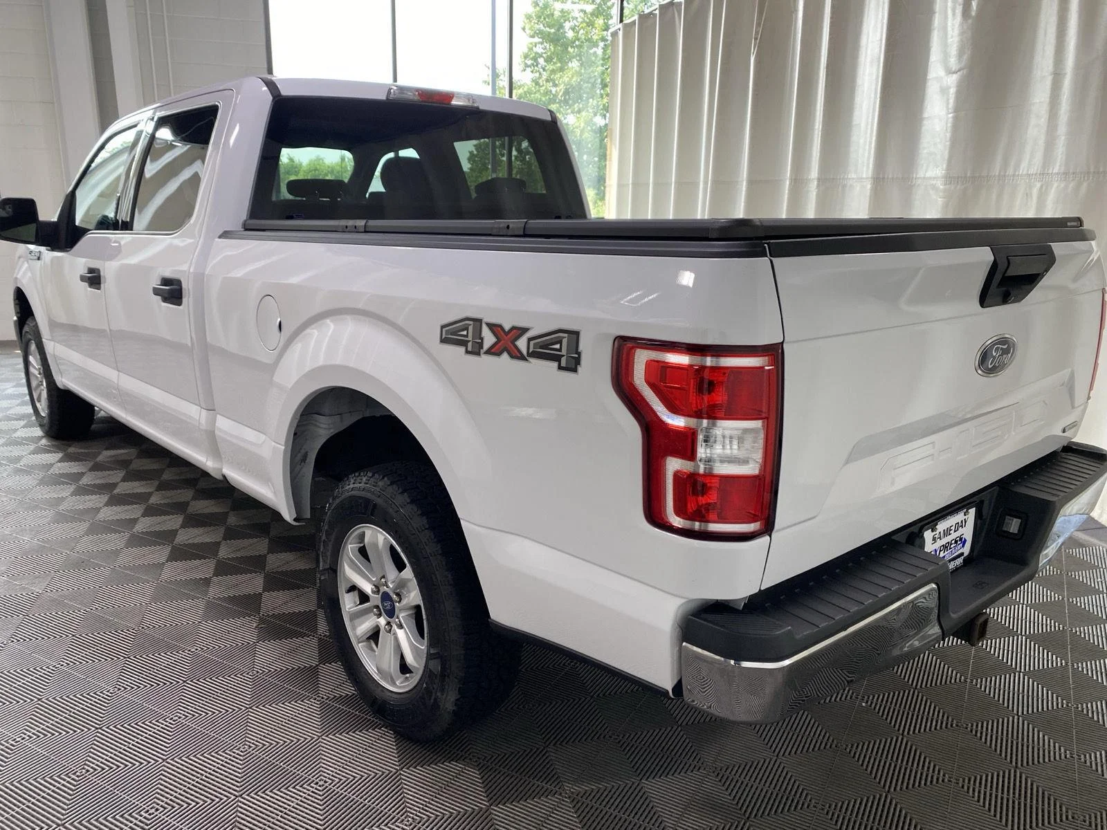Used 2019 Oxford White Ford XLT image 6