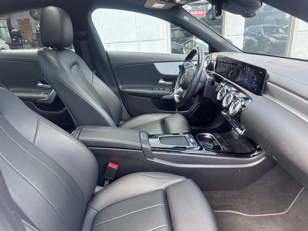 Used 2025  Mercedes-Benz CLA 250 image 14