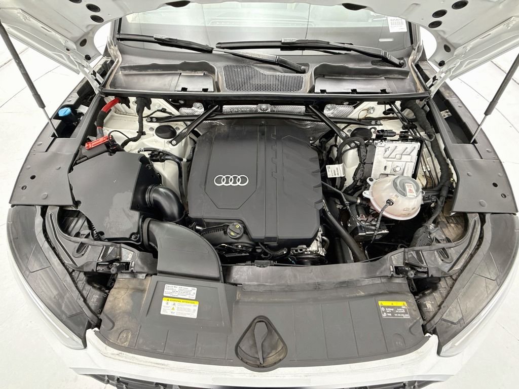 Used 2022 Glacier White Audi 45 S line Premium image 28