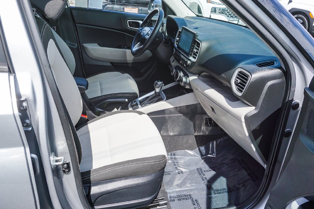 Used 2024 Silver Hyundai SEL image 13