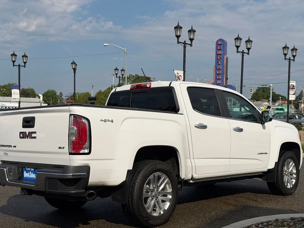 Used 2018 White GMC SLT image 38
