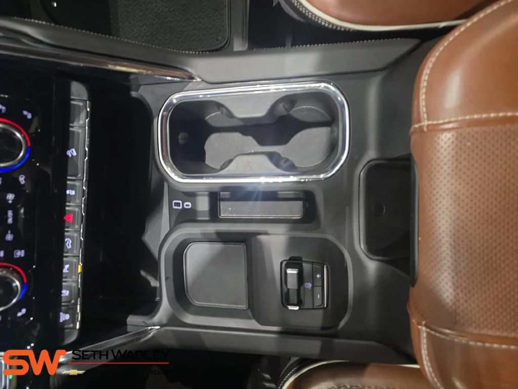 Used 2024 Summit White GMC Denali Ultimate image 25