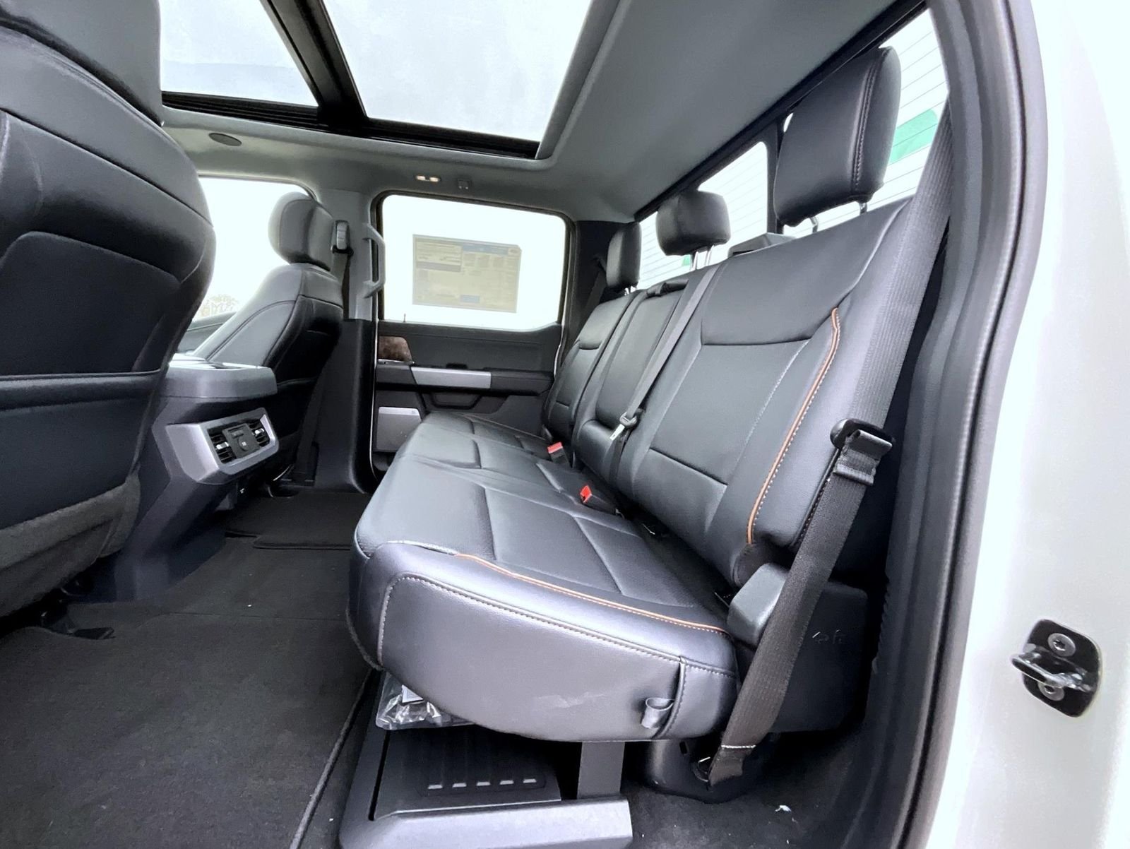 New 2026 Star White Metallic Tri-Coat Ford Lariat image 12