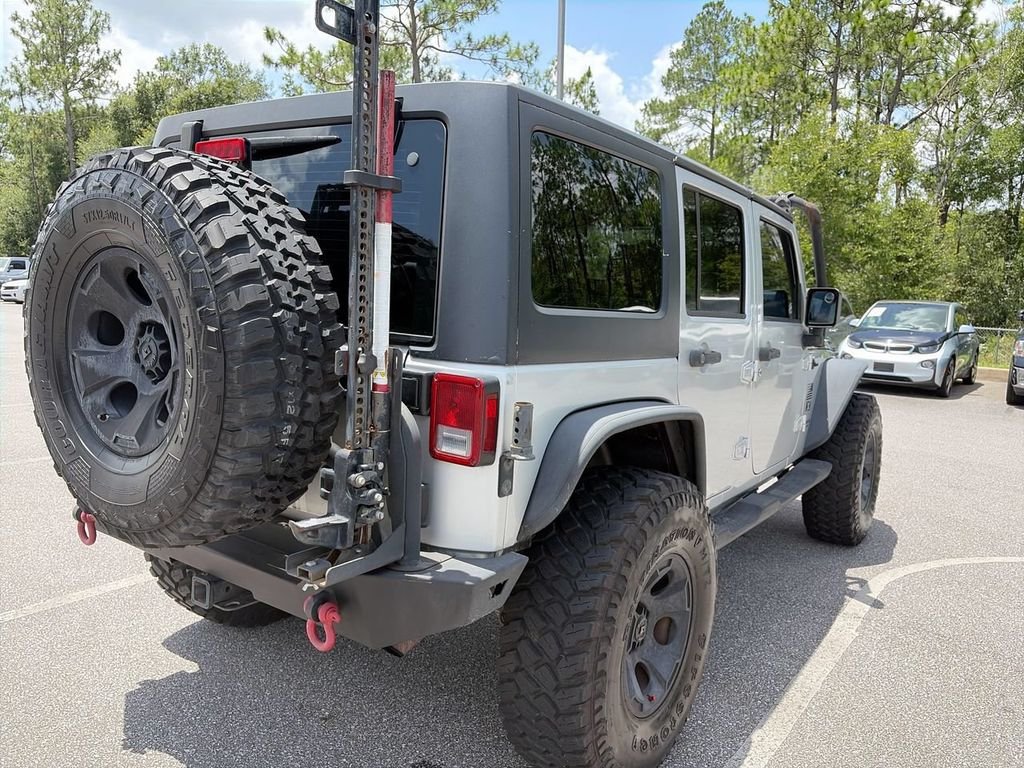 Used 2008 Silver Jeep Unlimited X image 4