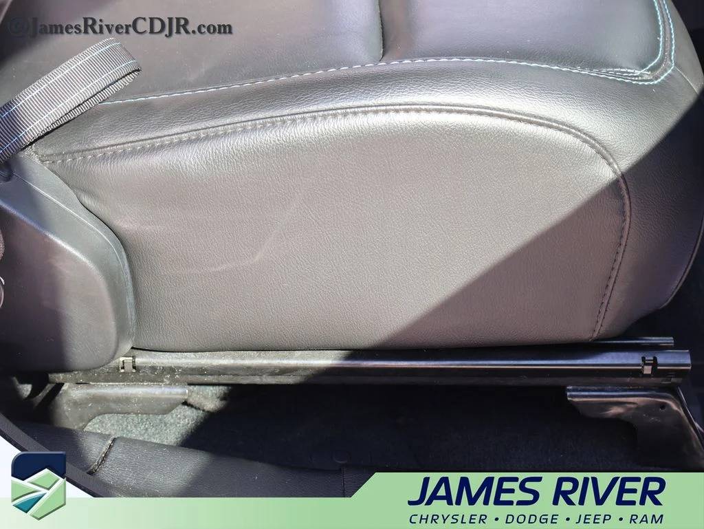 Used 2023 White Jeep Rubicon 4xe image 10