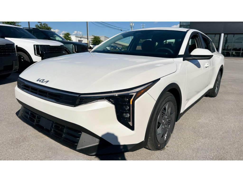 New 2026 Snow White Pearl Kia LX image 26
