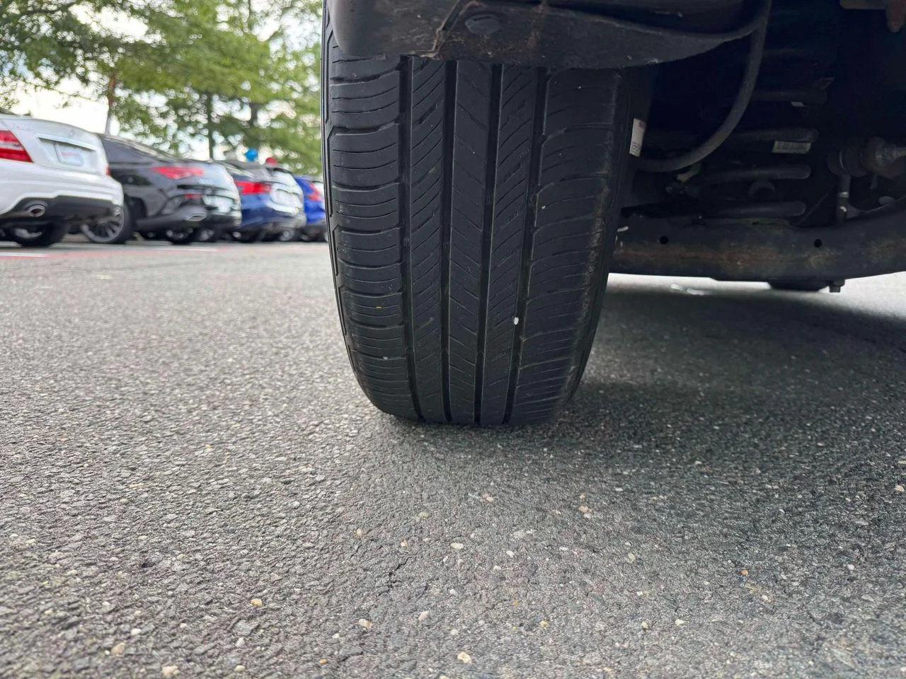 Used 2017 Black Noir Pearl Hyundai SE image 12