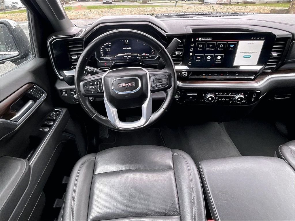 Used 2025 Silver GMC SLT image 17