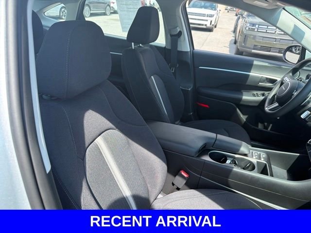 Used 2026 Silver Hyundai Blue image 27