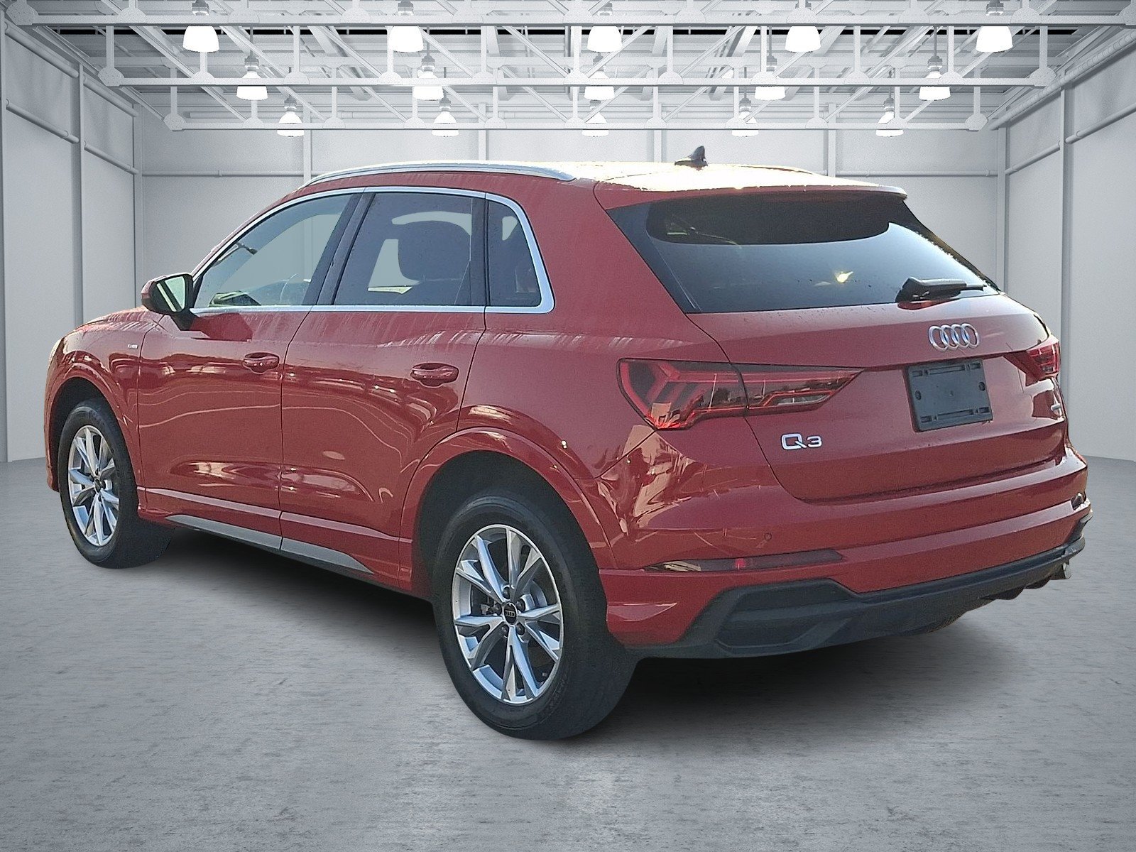 Used 2025 Red Audi S line Premium image 3