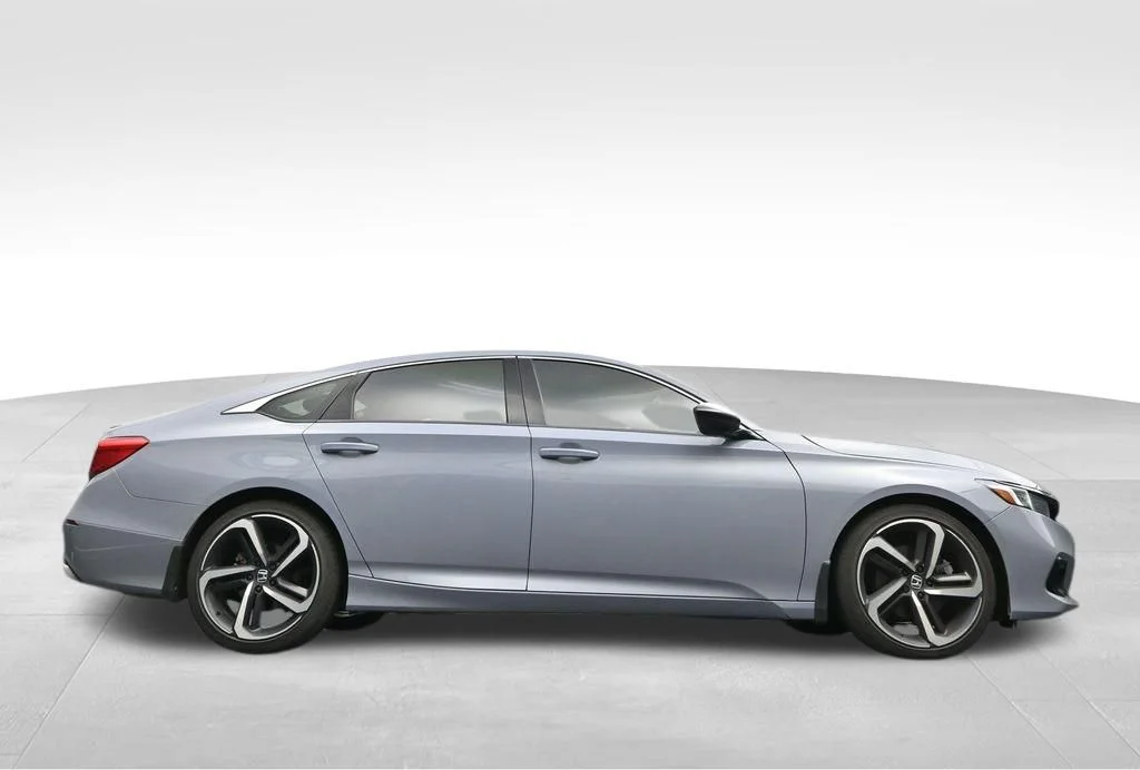 Used 2022 Sonic Gray Pearl Honda Sport image 40