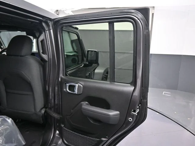New 2026 Granite Crystal Metallic Clear-Coat Exterior Paint Jeep Sport S image 24