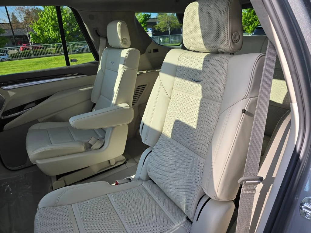 New 2026 Argent Silver Metallic Cadillac Platinum Sport image 19