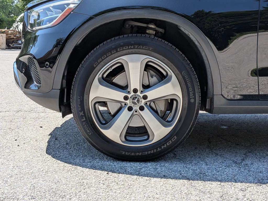 Used 2020 Black Mercedes-Benz GLC 300 image 34