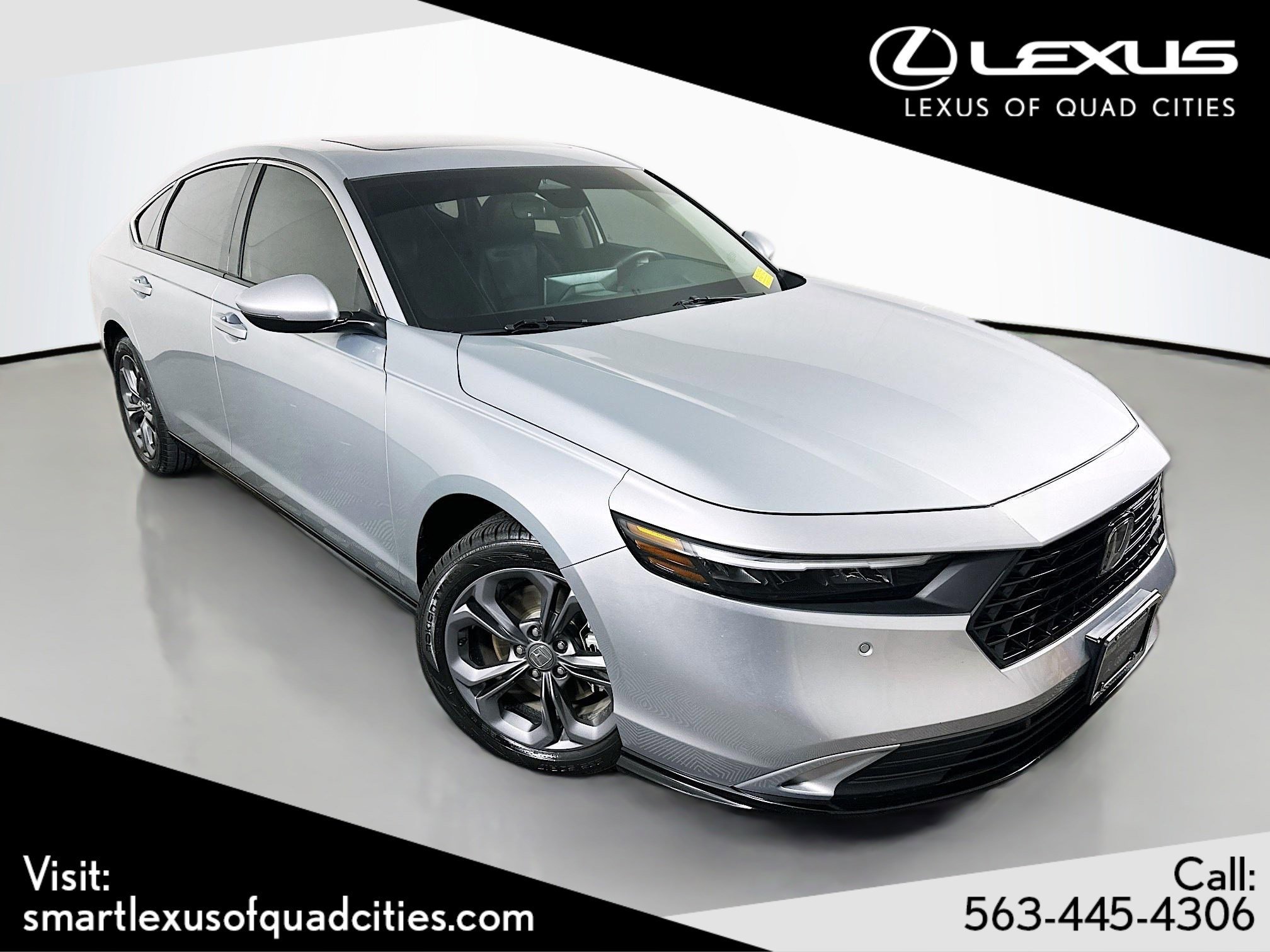 Used 2024 Solar Silver Metallic Honda EX-L image 1