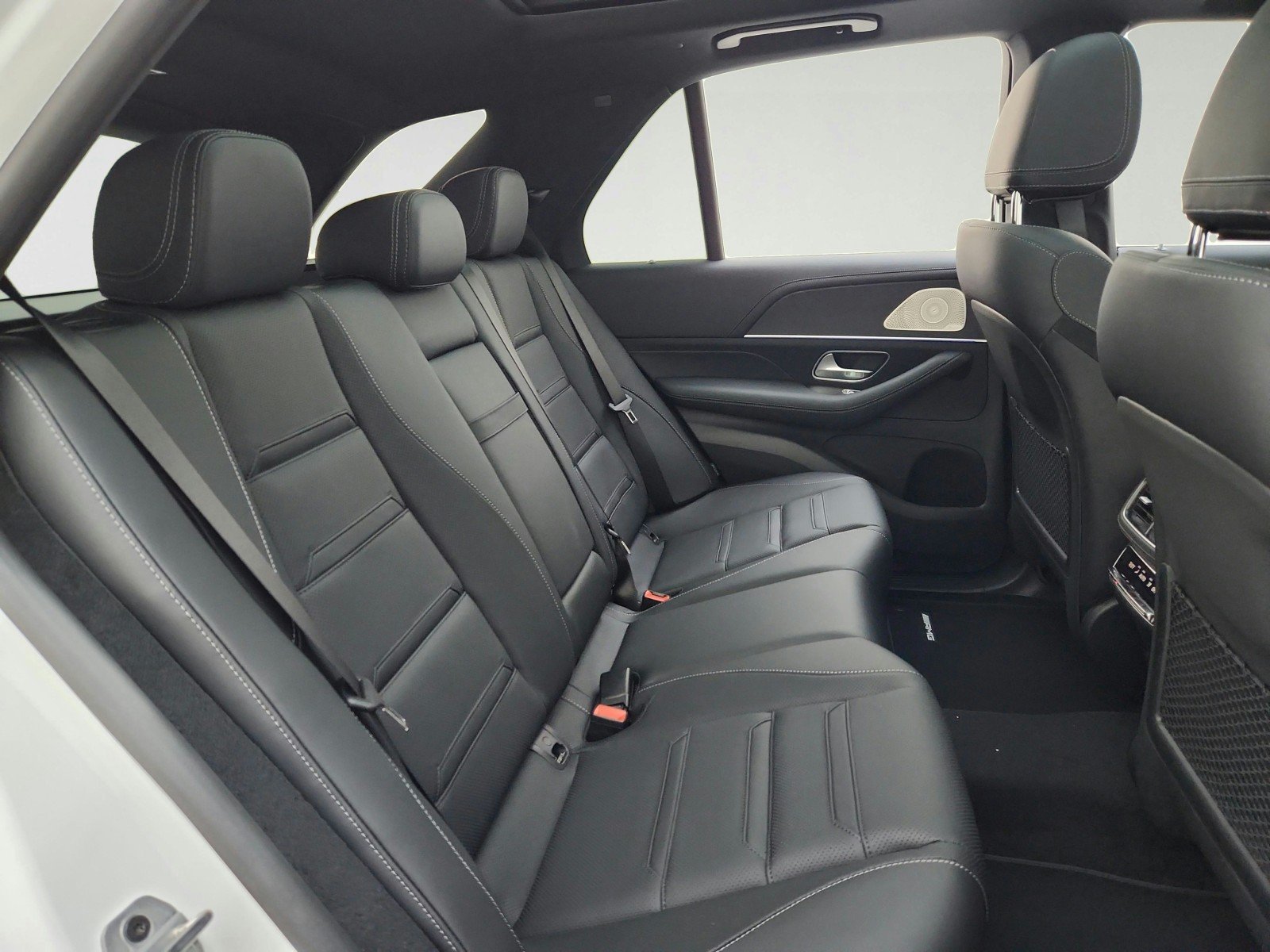 New 2027 MANUFAKTUR Moonlight White Metallic Mercedes-Benz AMG® GLE 53e 4MATIC+ SUV image 28