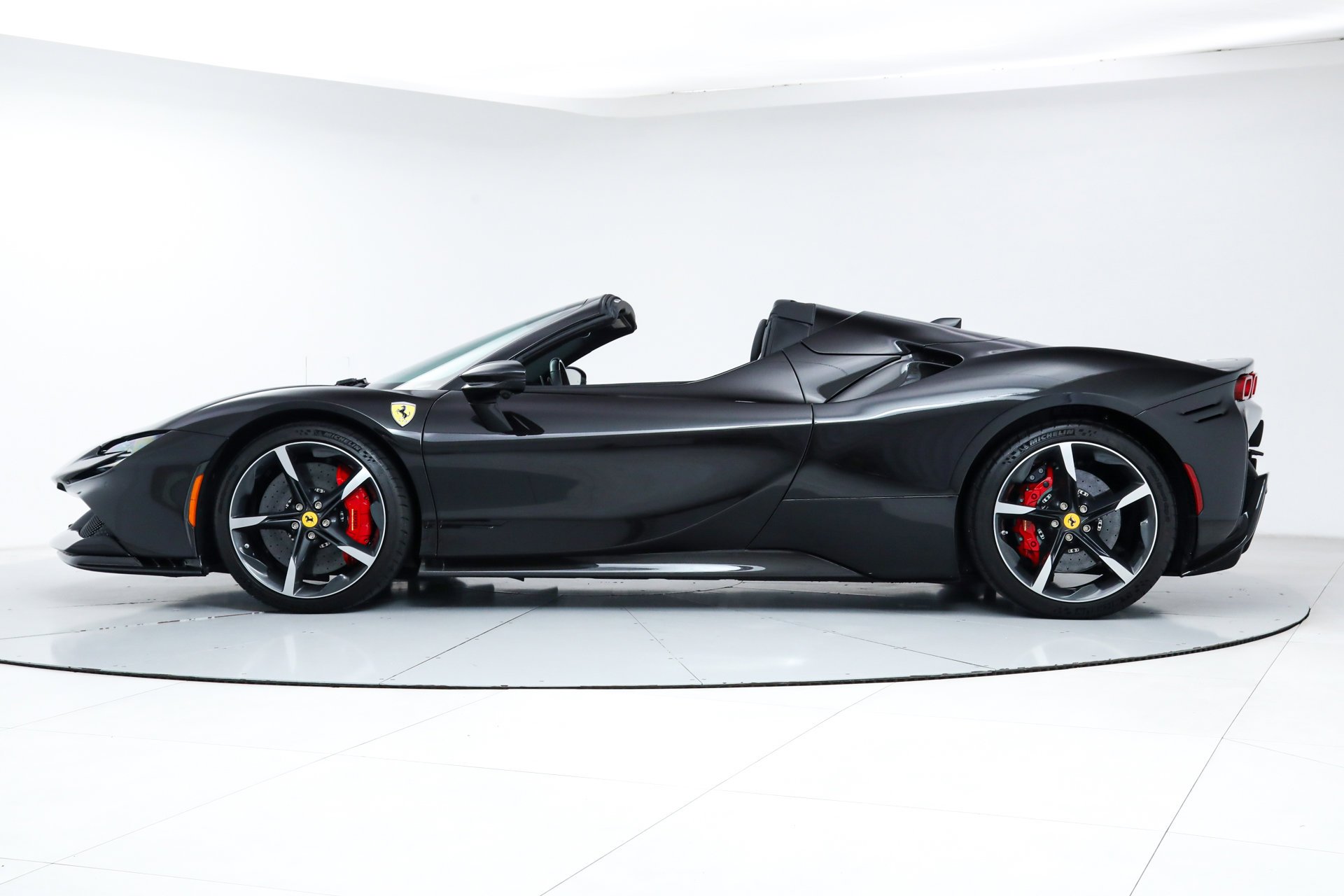 2023 Ferrari SF90 Spider photo 4